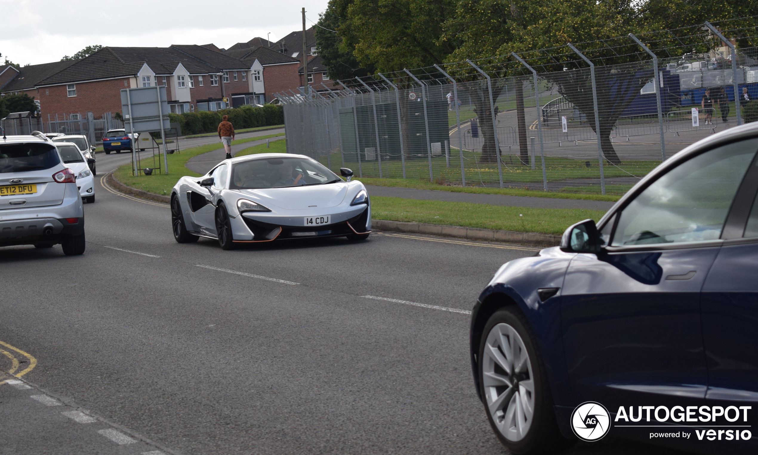 McLaren 570GT