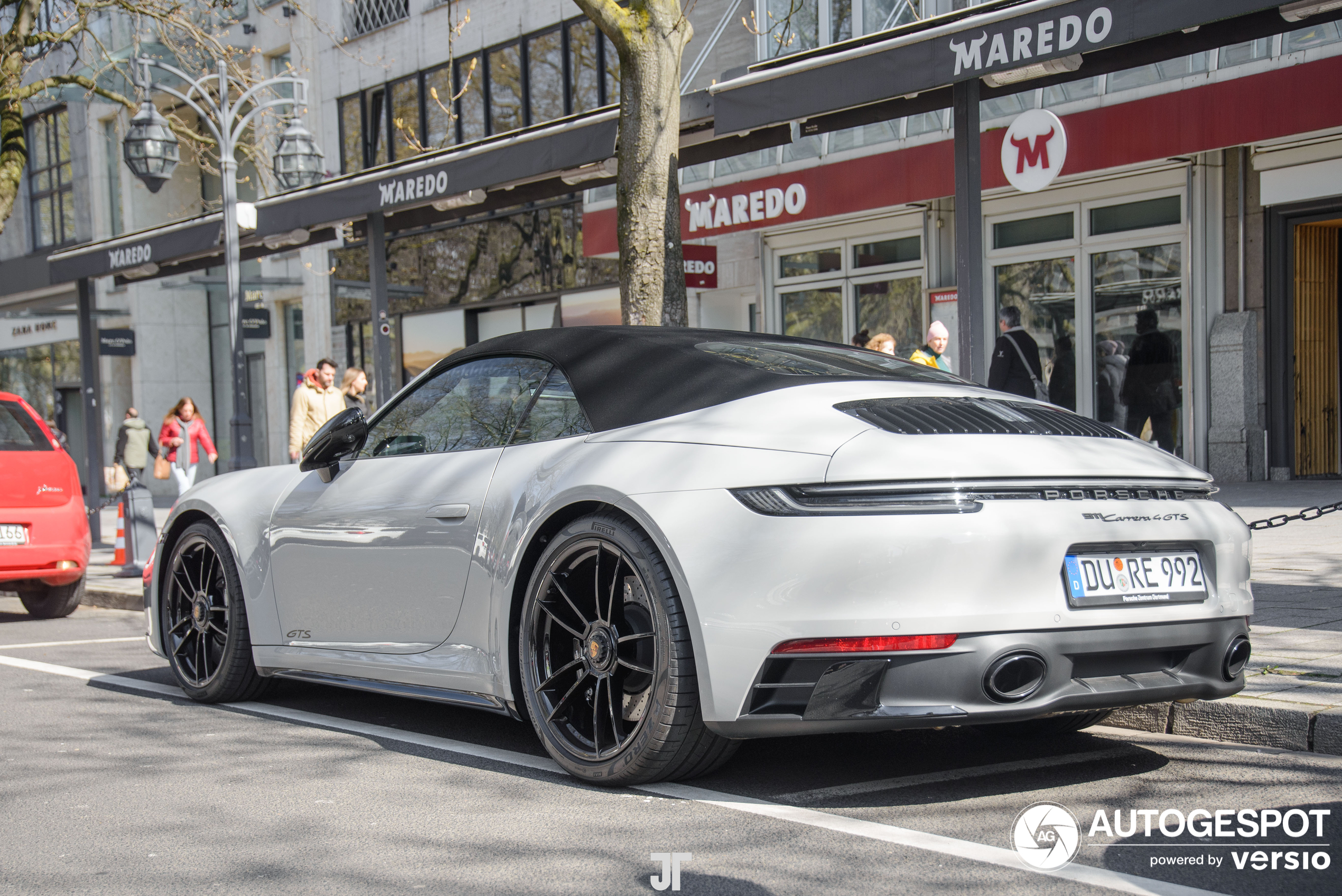 Porsche 992 Carrera 4 GTS Cabriolet