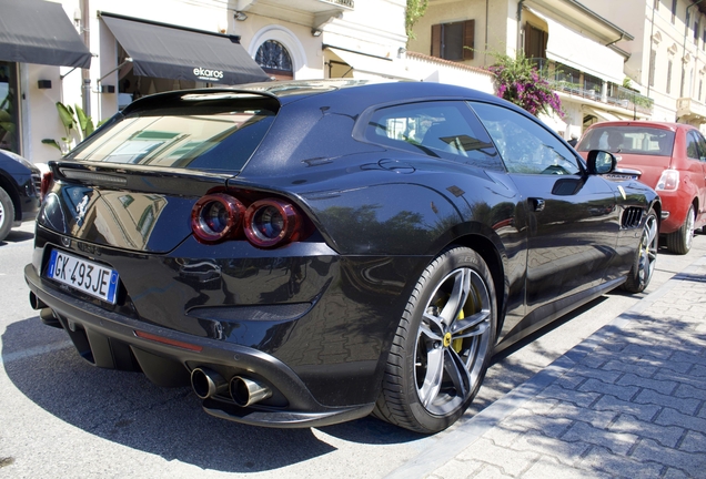 Ferrari GTC4Lusso