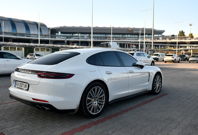 Porsche 971 Panamera Turbo