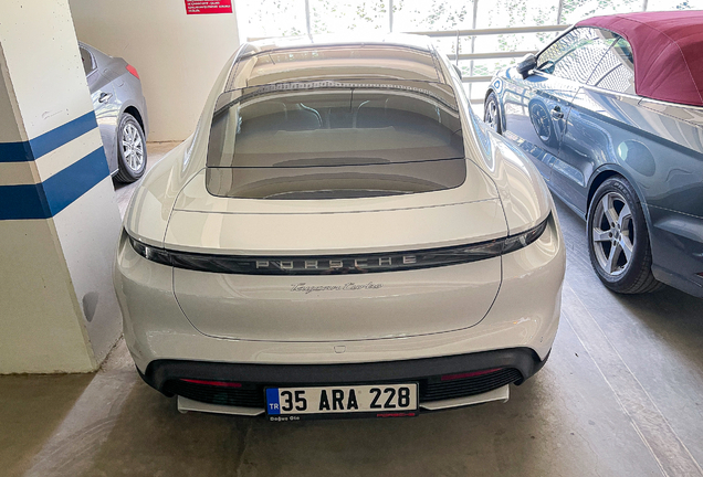 Porsche Taycan Turbo