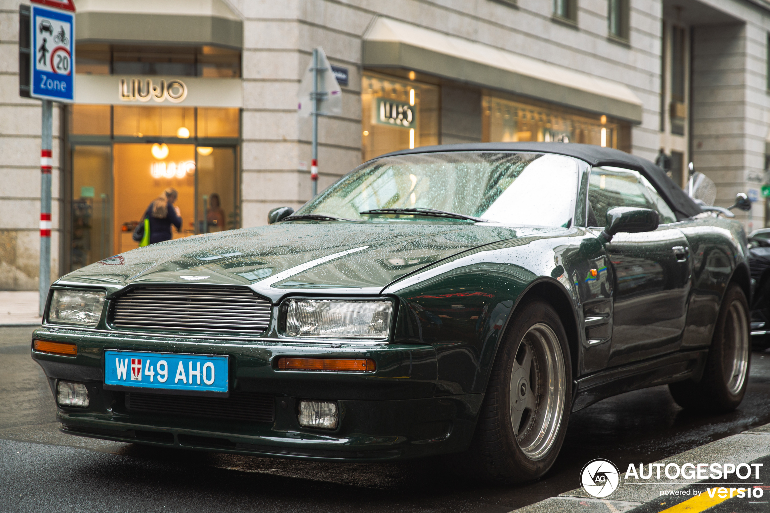 Aston Martin Virage Volante