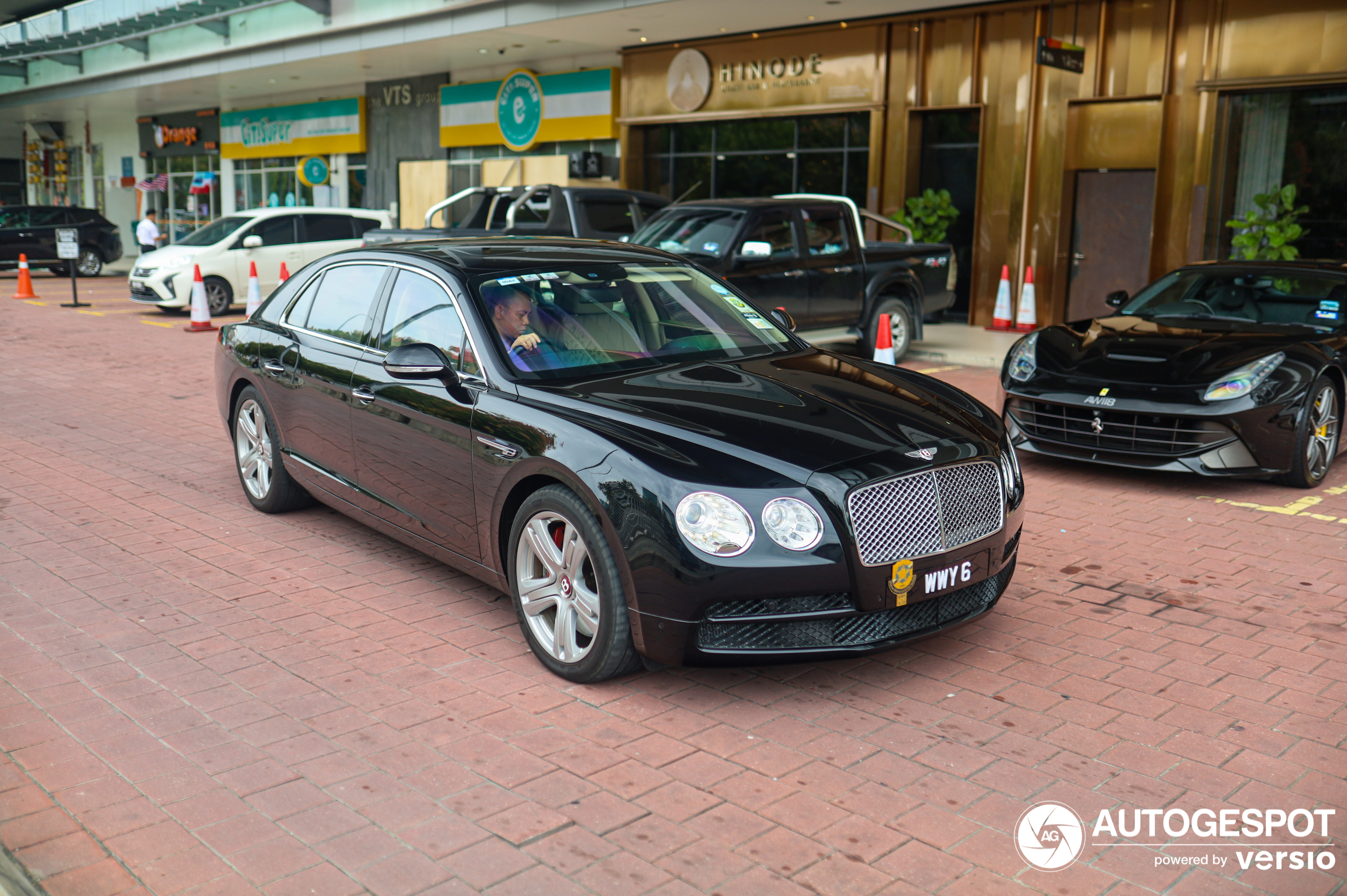 Bentley Flying Spur V8