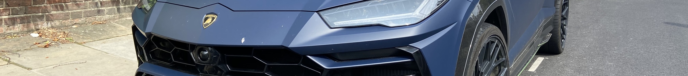 Lamborghini Urus Nero Design