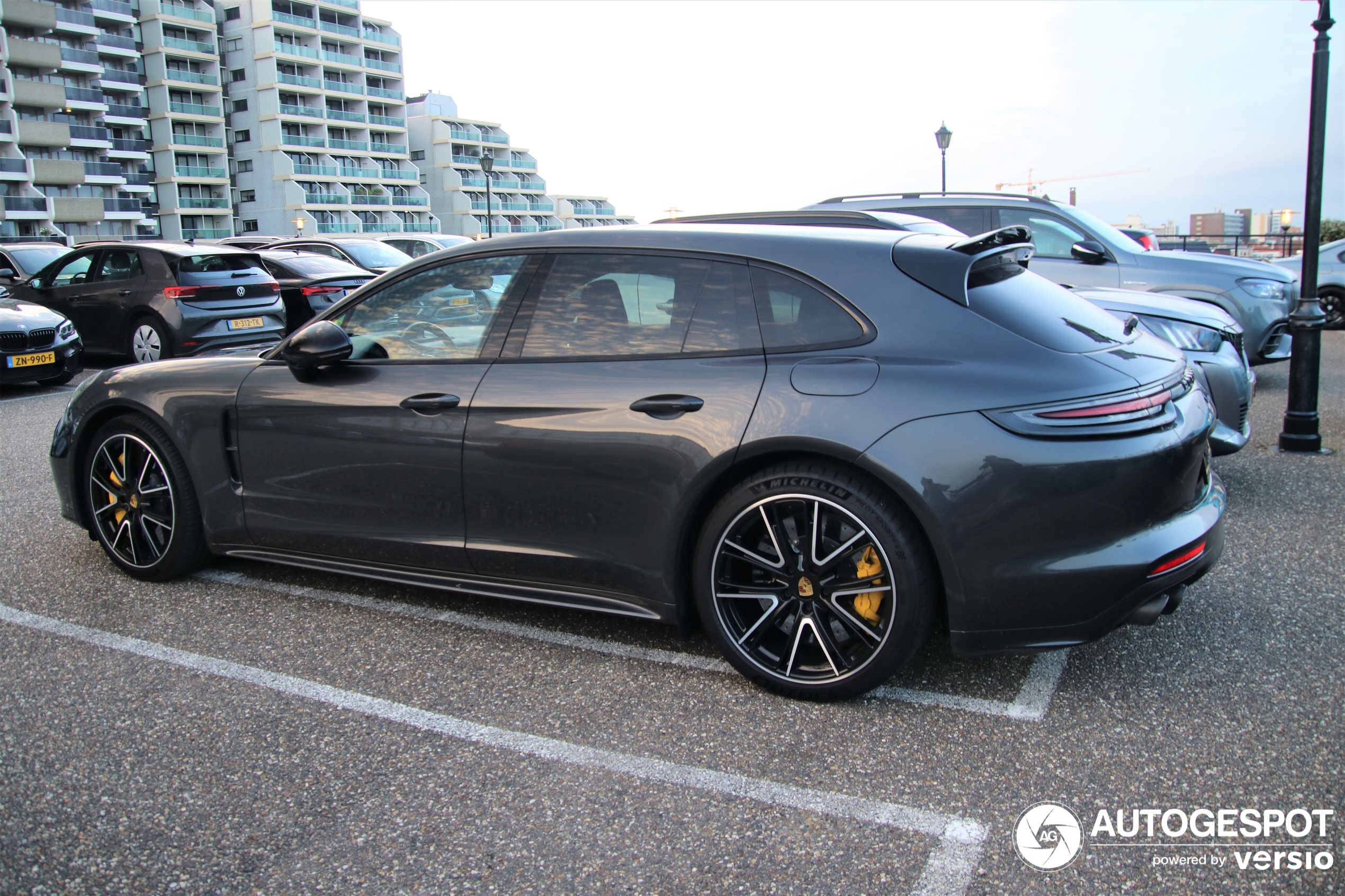 Porsche 971 Panamera Turbo S E-Hybrid Sport Turismo