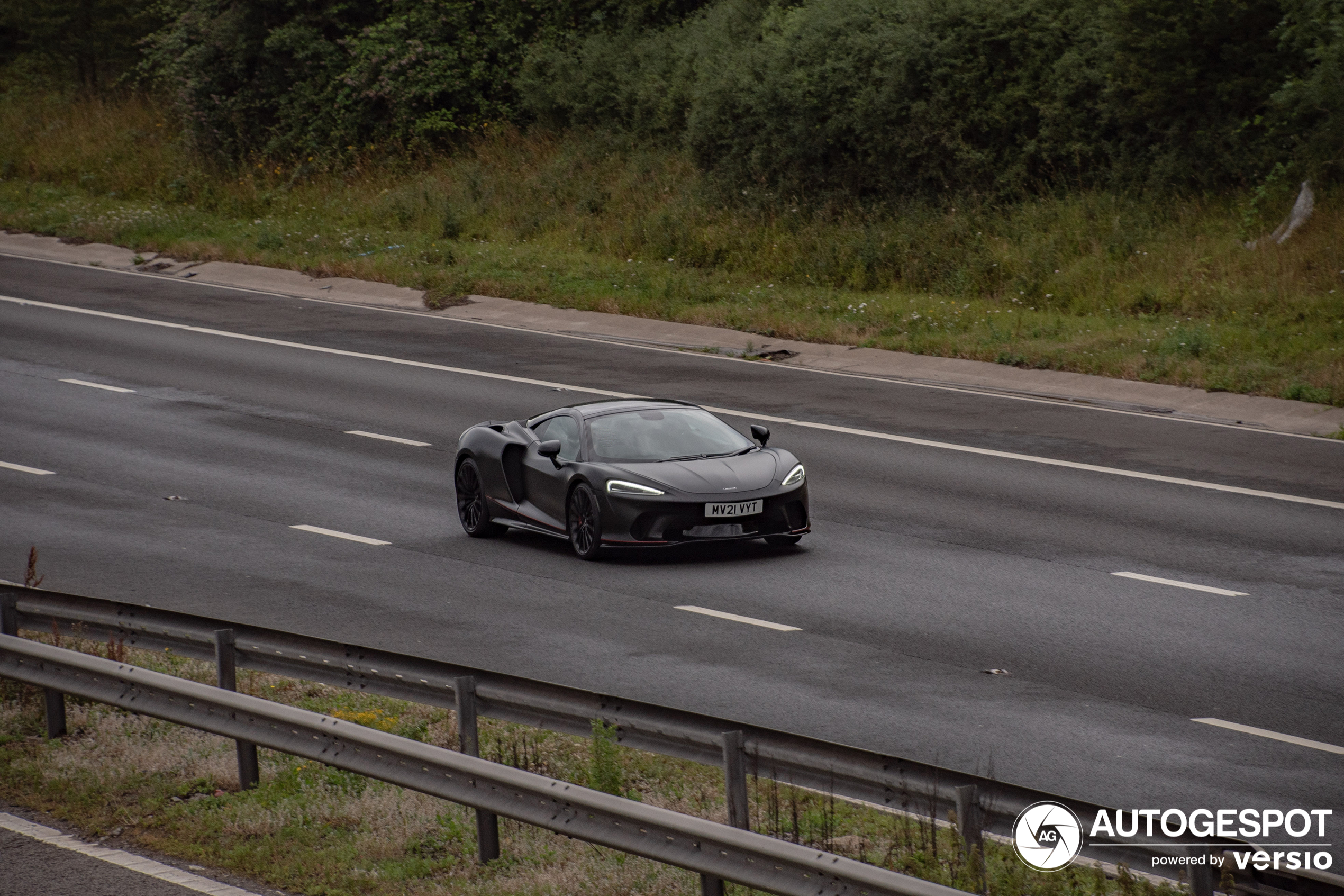 McLaren GT