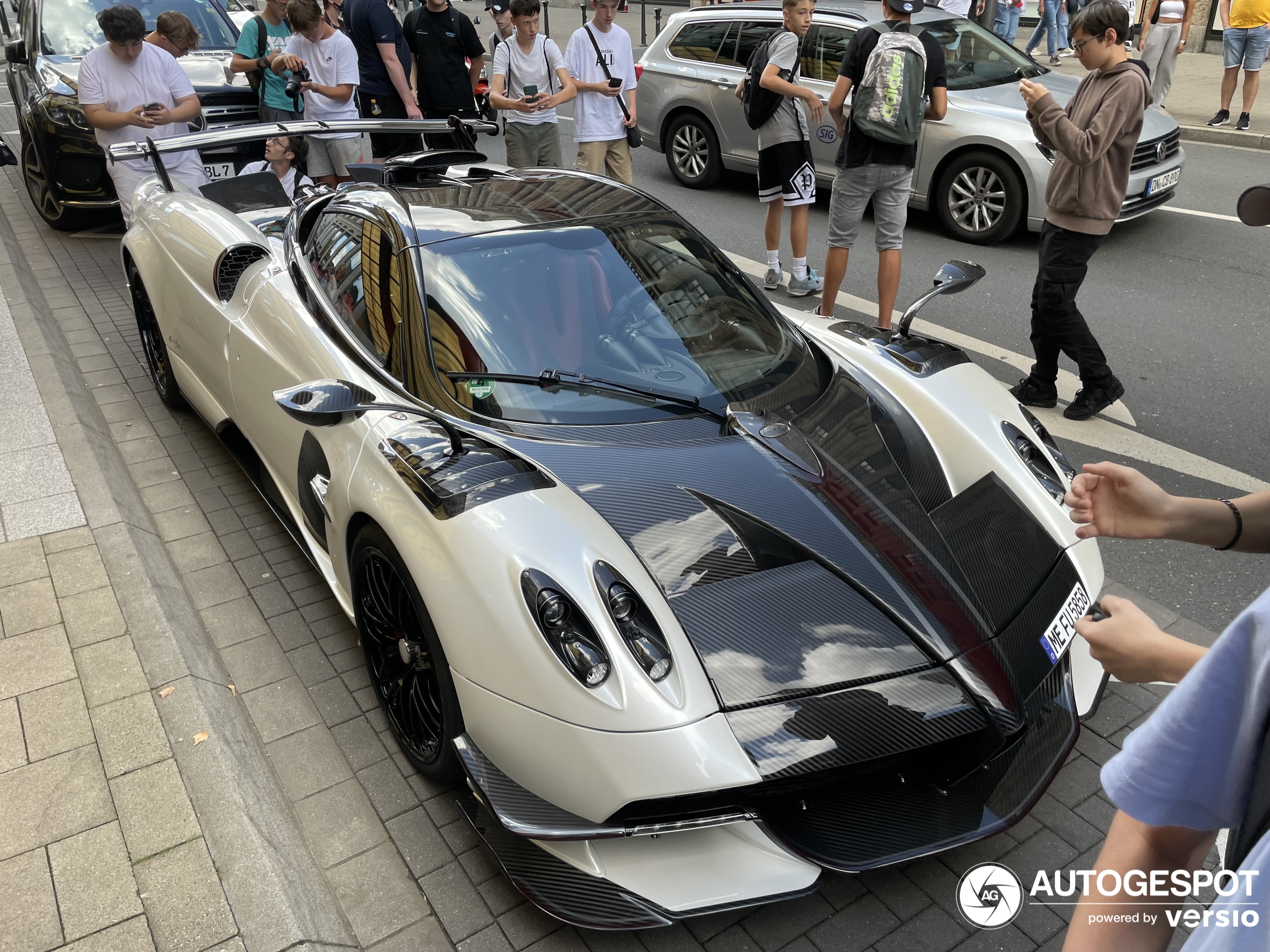 Another Huayra shows up in Düsseldorf