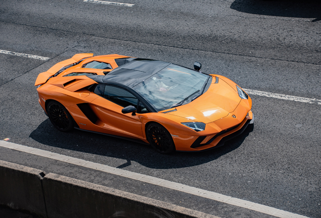 Lamborghini Aventador S LP740-4 Roadster