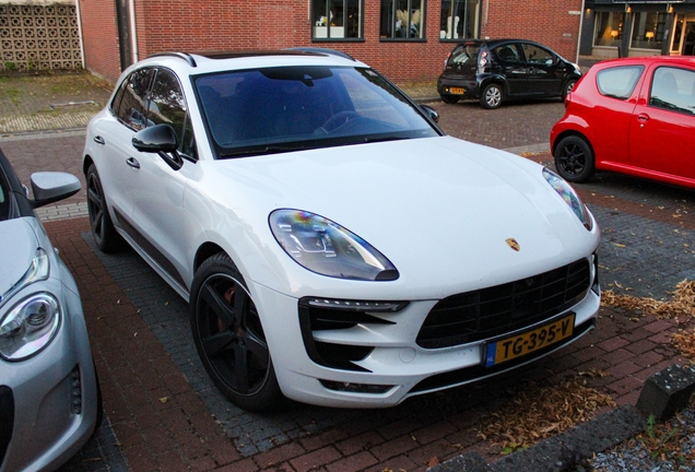 Porsche 95B Macan Turbo