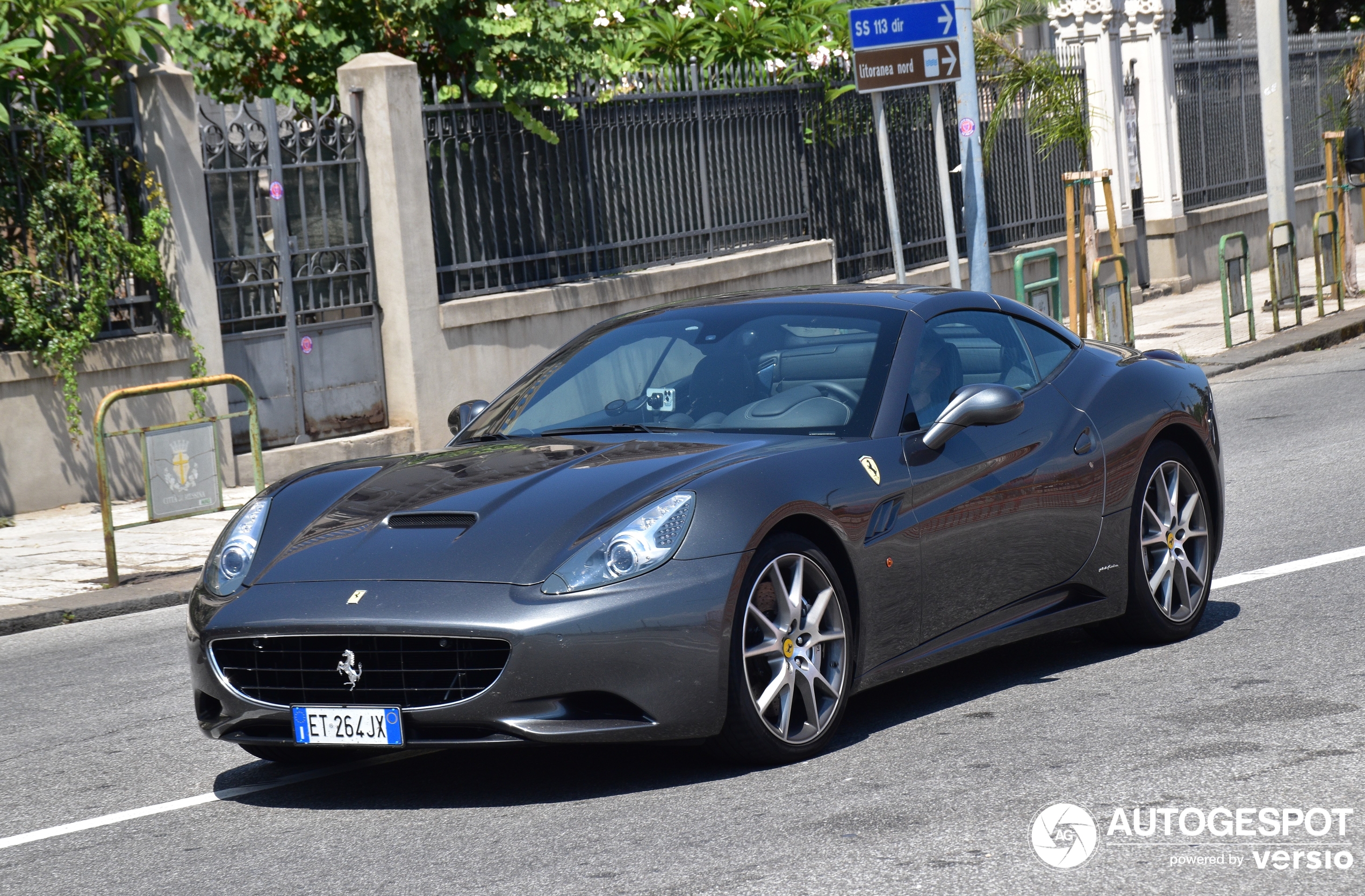 Ferrari California