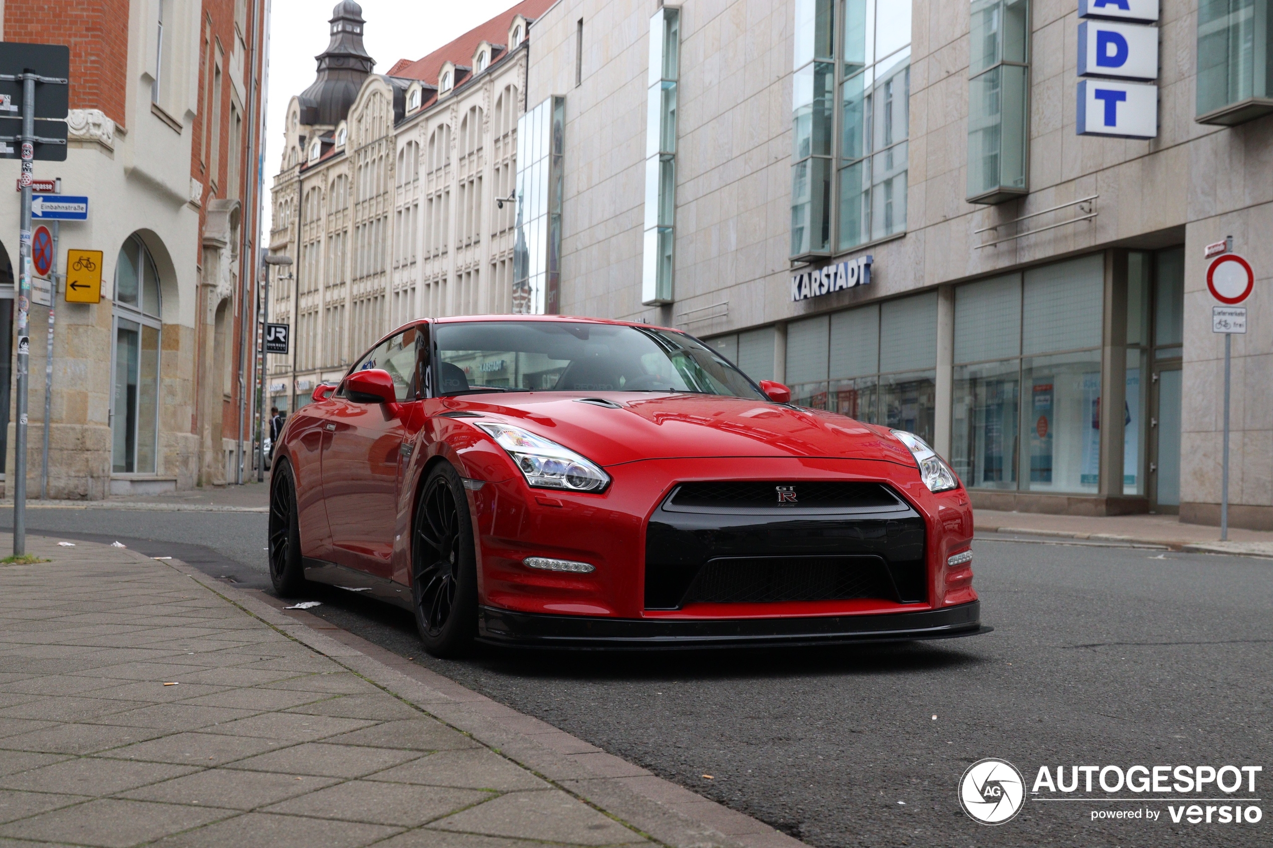 Nissan GT-R 2013