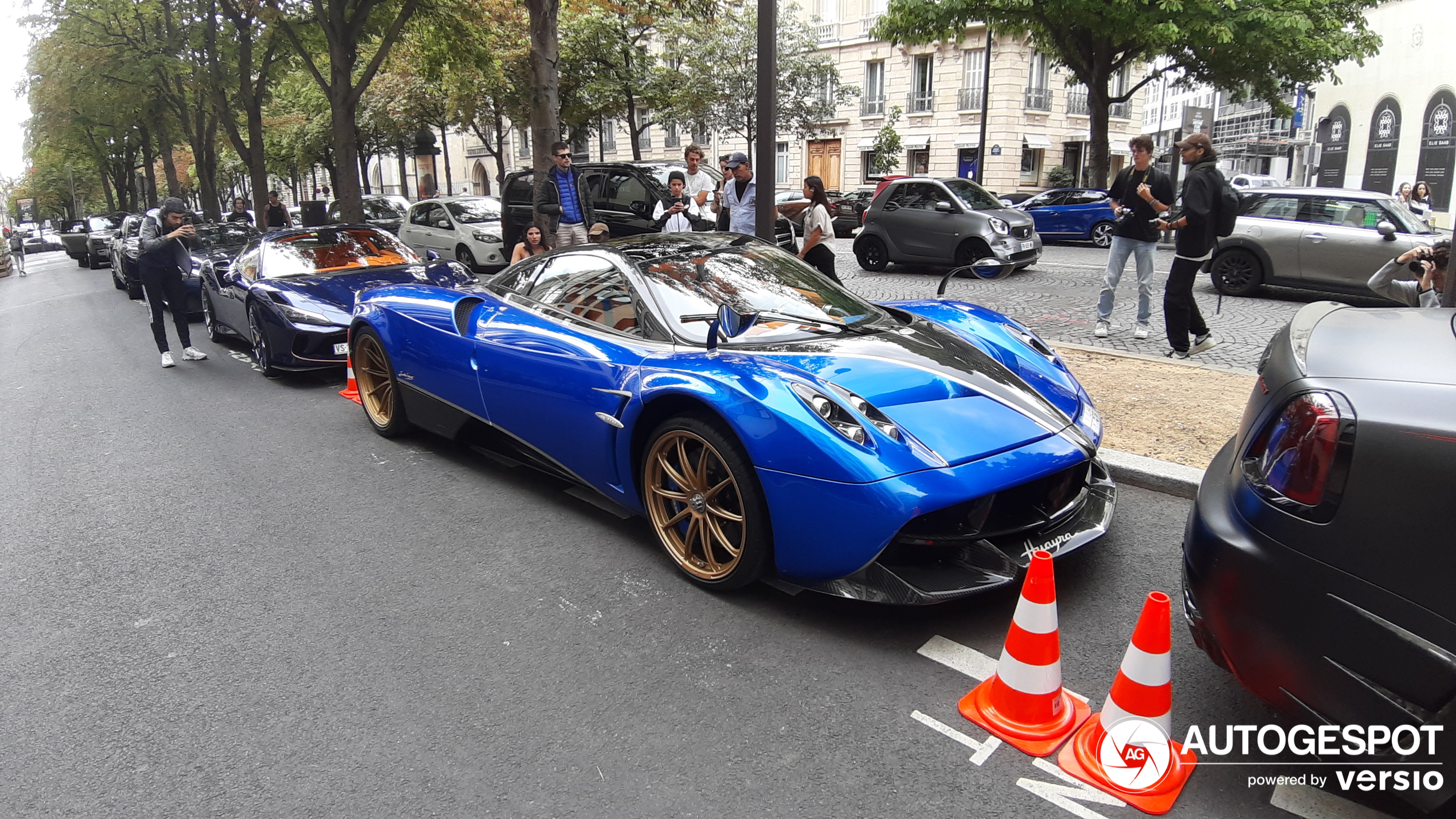 A Huayra Tempesta shows up in Paris