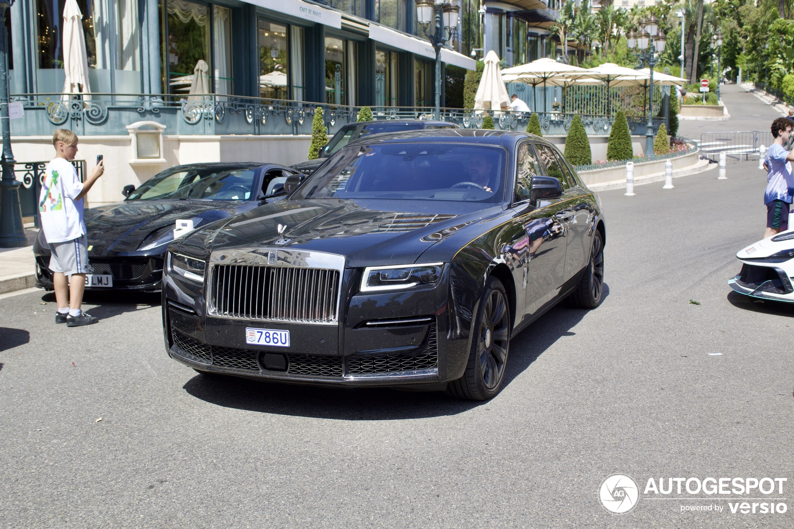 rolls-royce-ghost-2021-