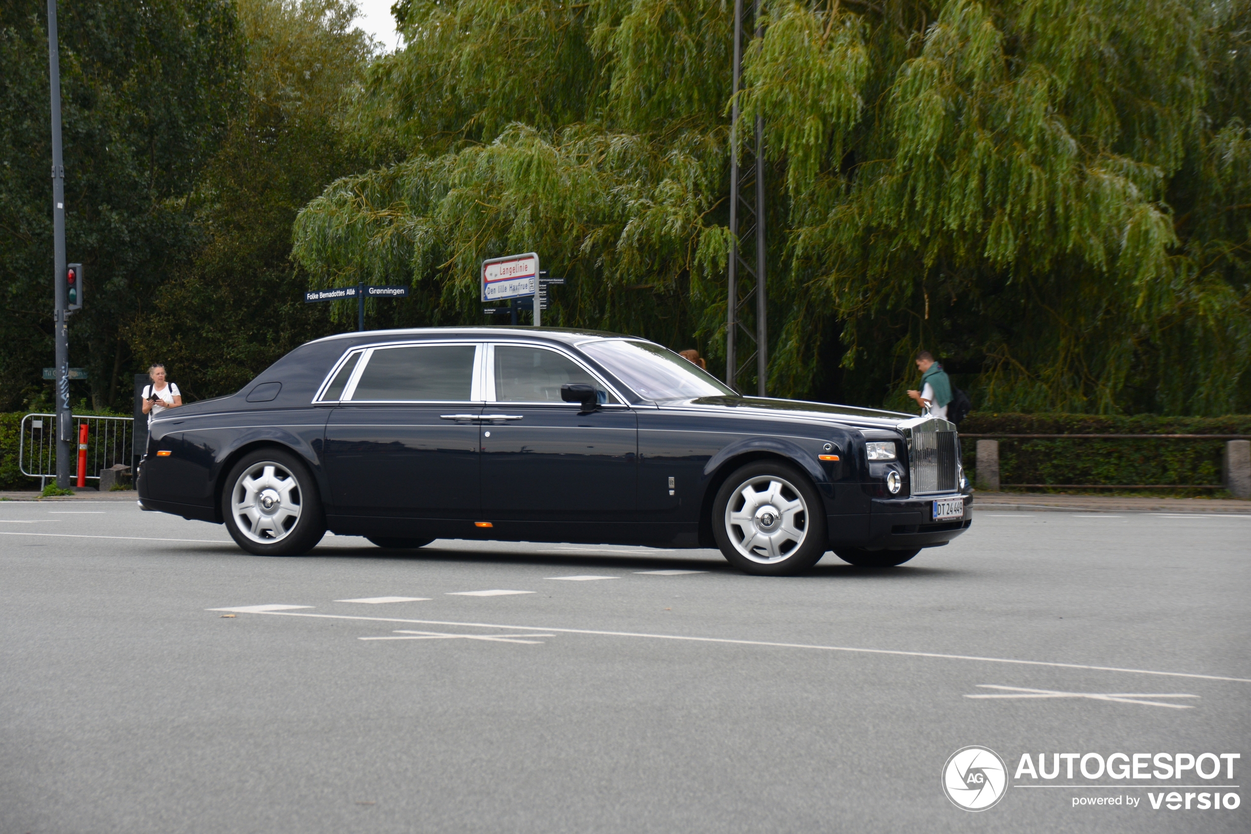 Rolls-Royce Phantom EWB