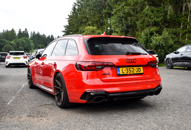 Audi RS4 Avant B9