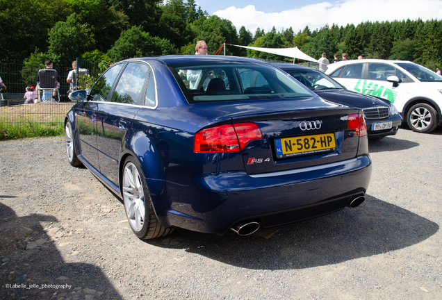 Audi RS4 Sedan