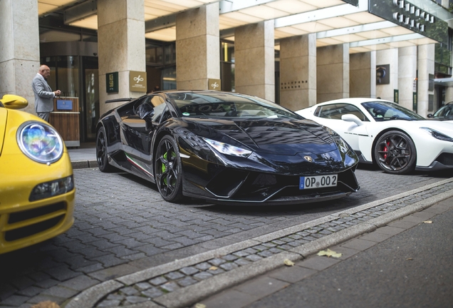 Lamborghini Huracán LP640-4 Performante