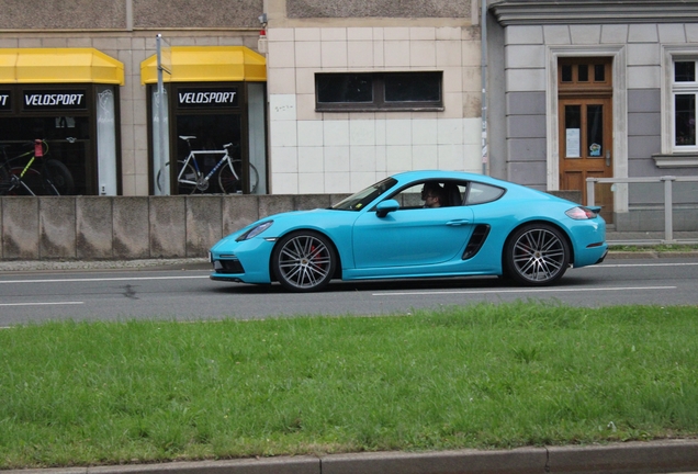 Porsche 718 Cayman S