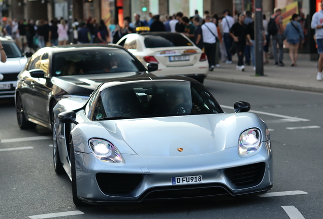 Porsche 918 Spyder Weissach Package