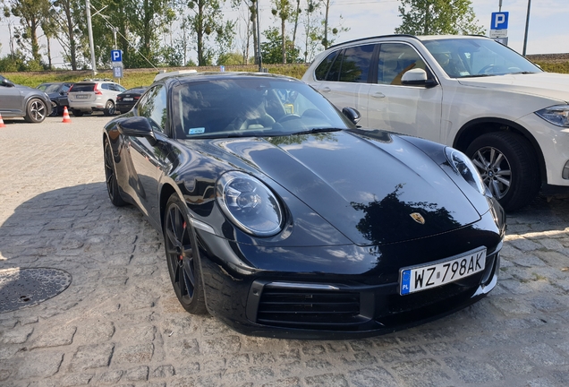 Porsche 992 Carrera 4S