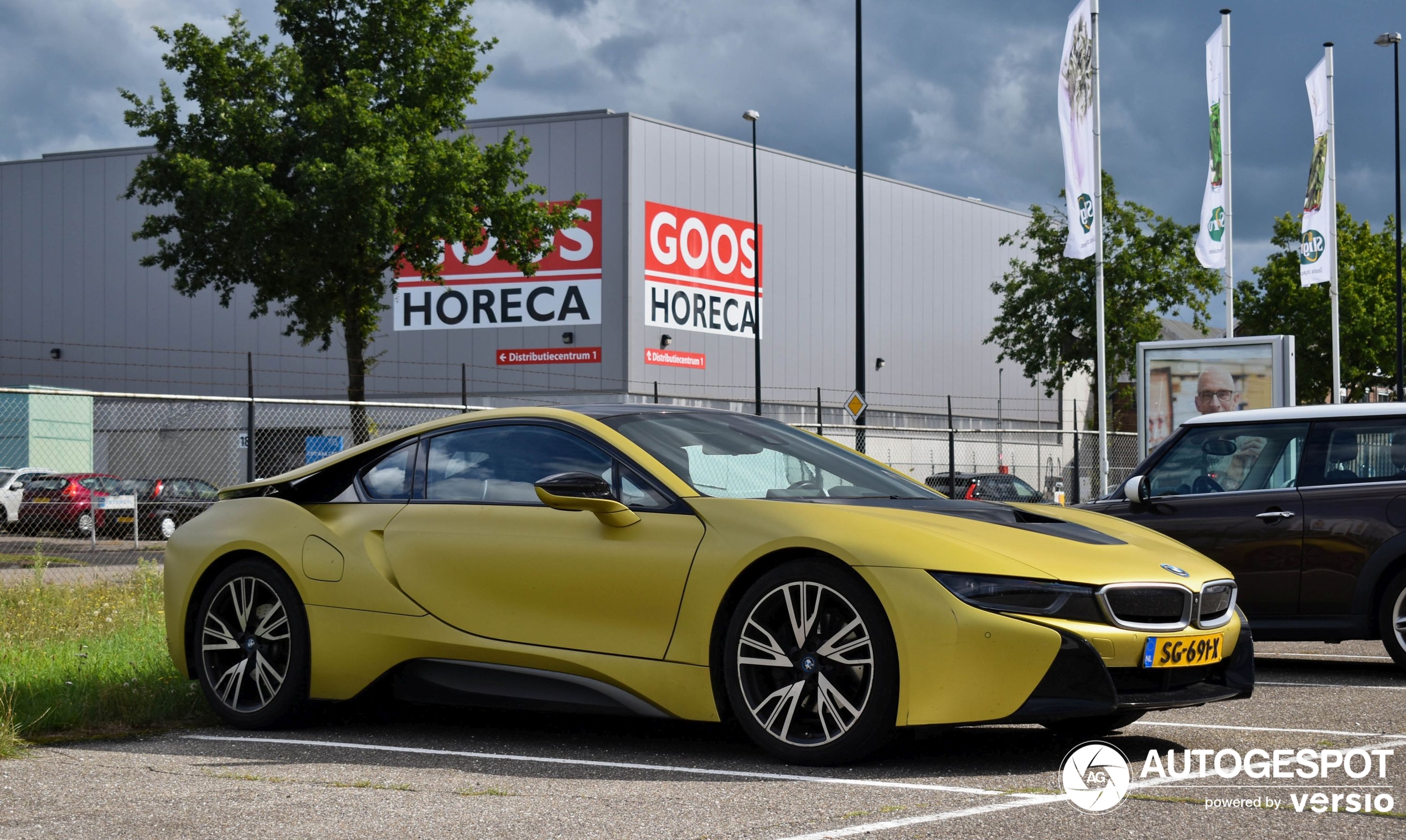 BMW i8 Protonic Frozen Yellow Edition