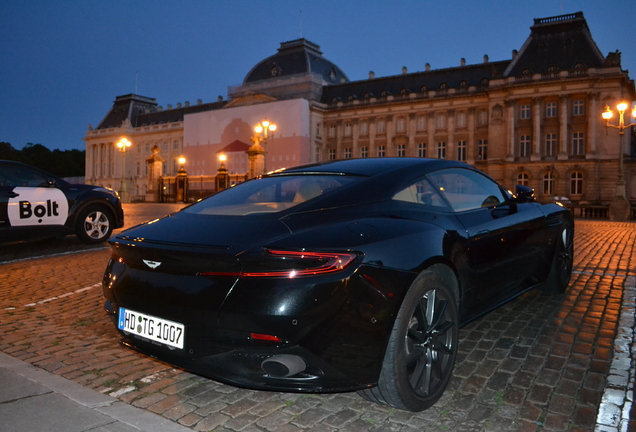 Aston Martin DB11