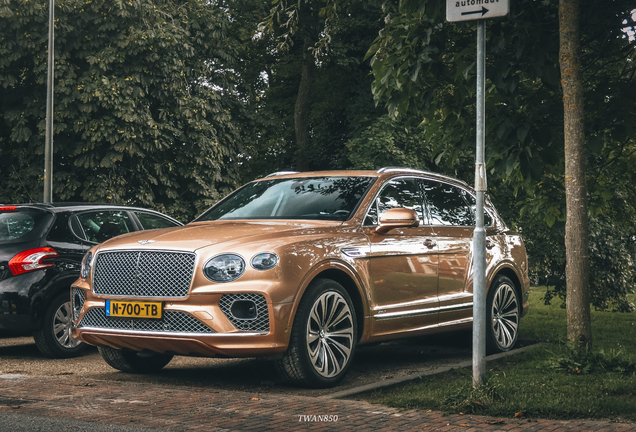 Bentley Bentayga Hybrid 2021