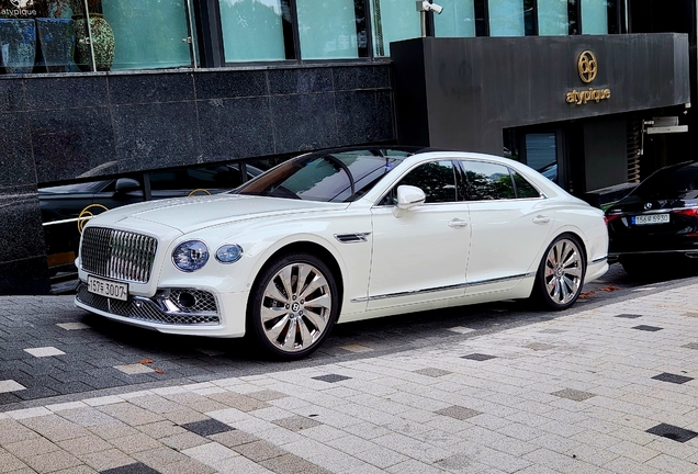 Bentley Flying Spur V8 2021