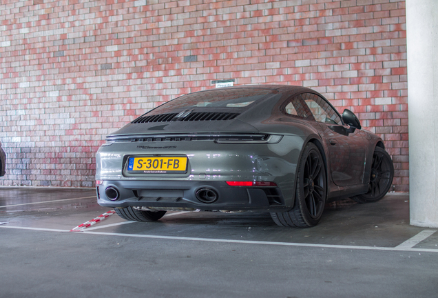 Porsche 992 Carrera GTS