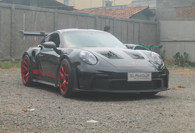 Porsche 992 GT3 RS Weissach Package