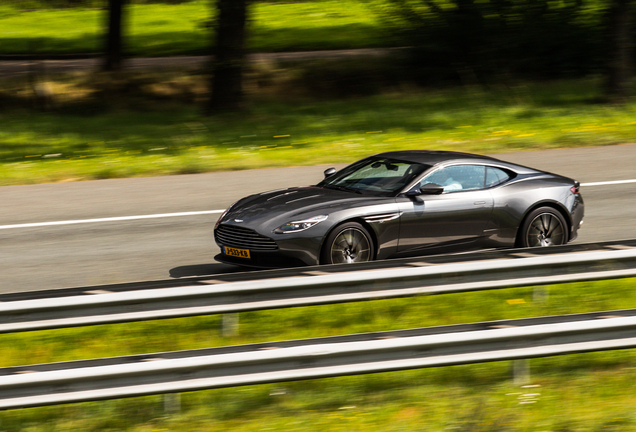 Aston Martin DB11