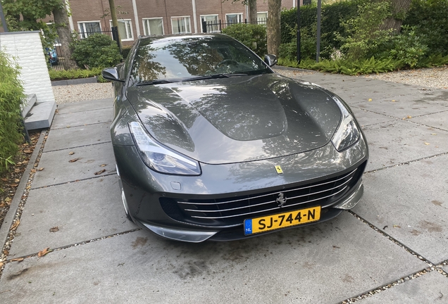 Ferrari GTC4Lusso T