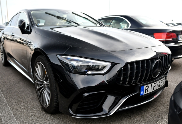 Mercedes-AMG GT 63 S X290