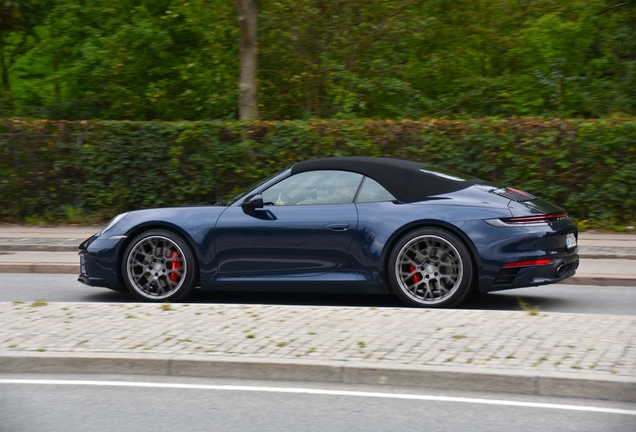 Porsche 992 Carrera 4S Cabriolet