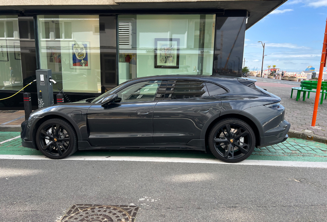 Porsche Taycan Turbo Cross Turismo