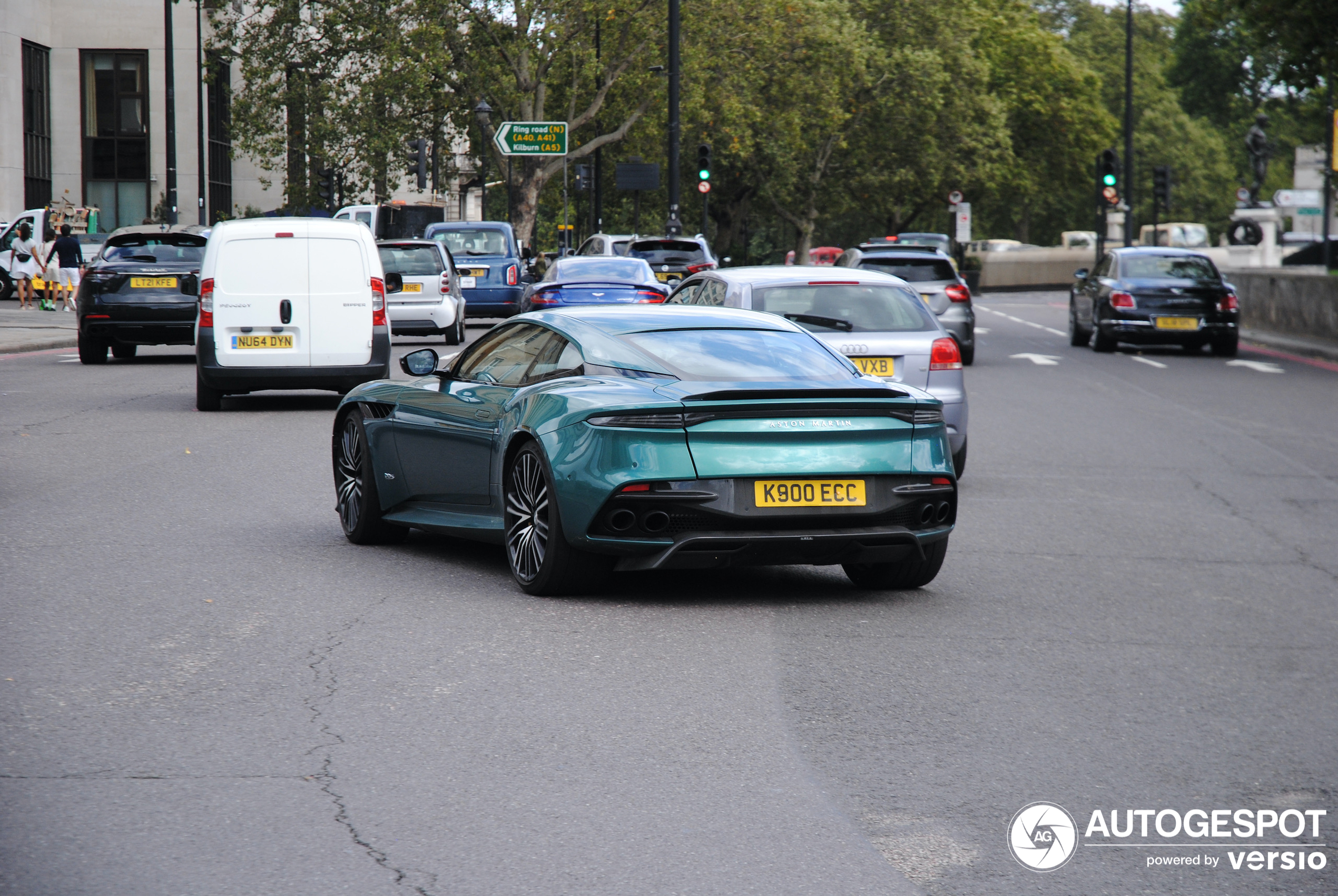 Aston Martin DBS Superleggera