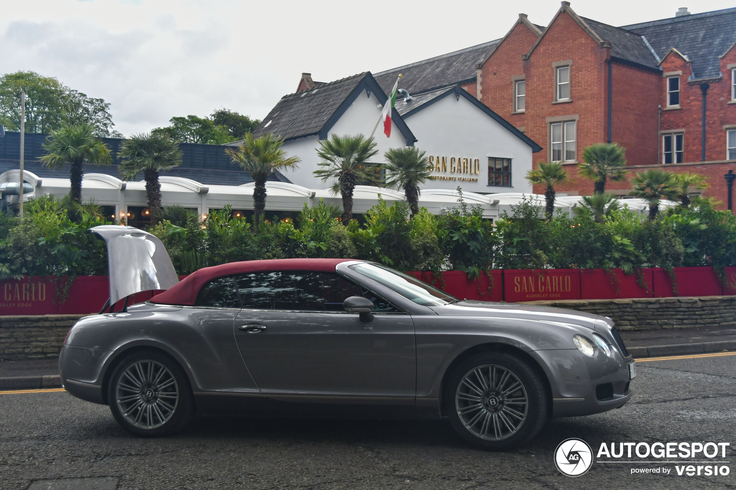 Bentley cabrio is van alle markten thuis