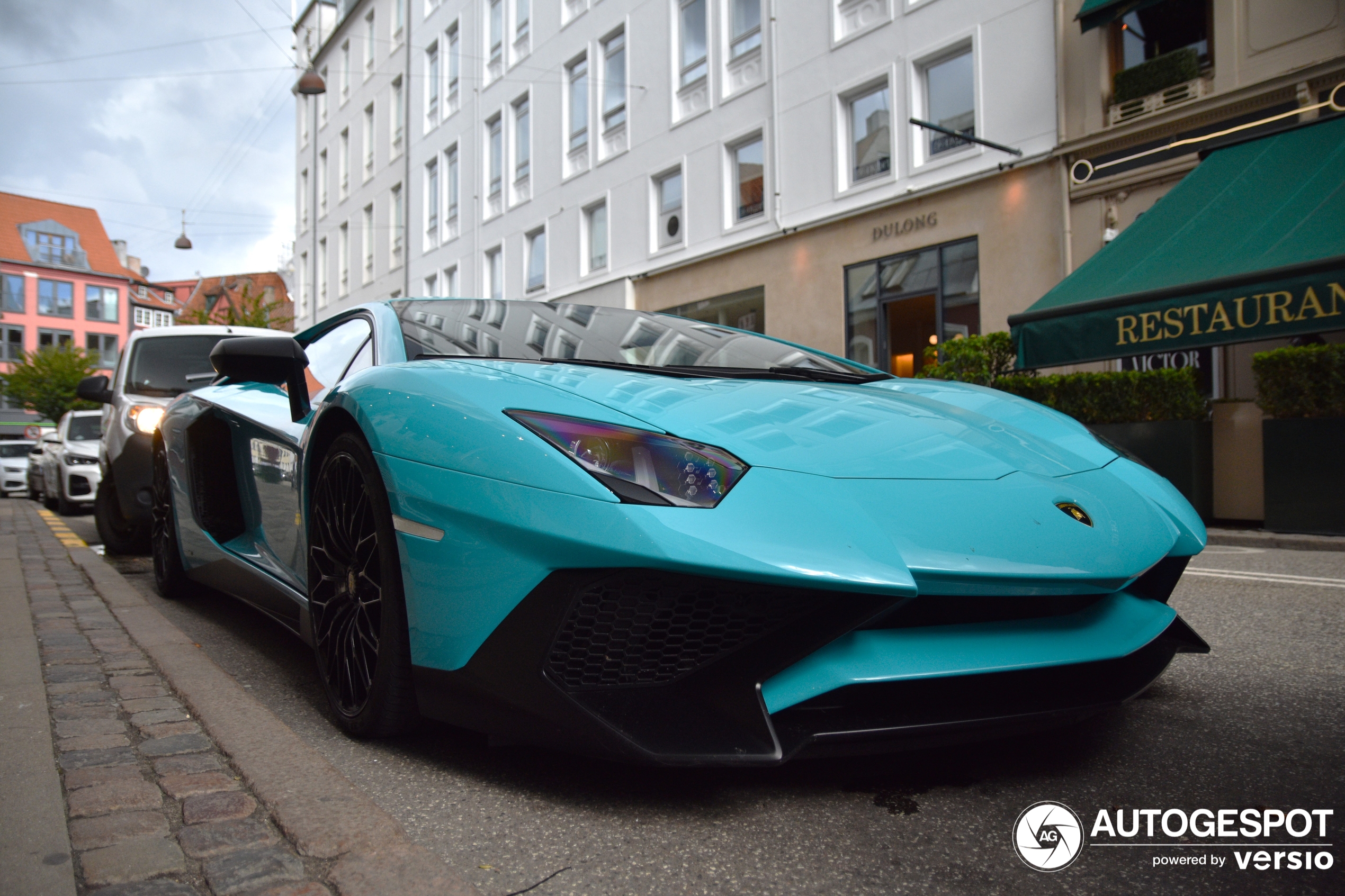 A beautiful Aventador LP750-4 SuperVeloce shows up in Denmark