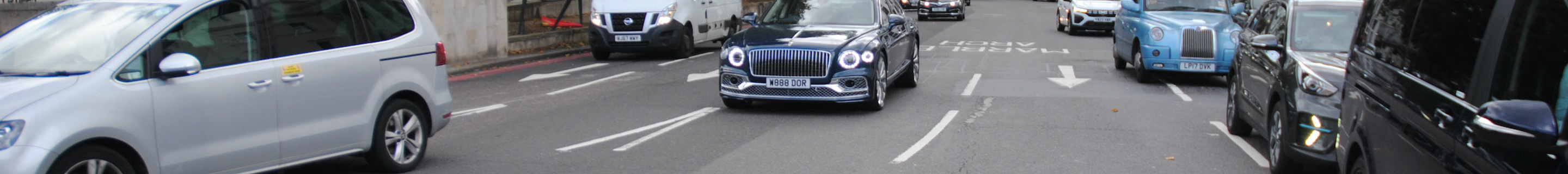 Bentley Flying Spur Hybrid Azure