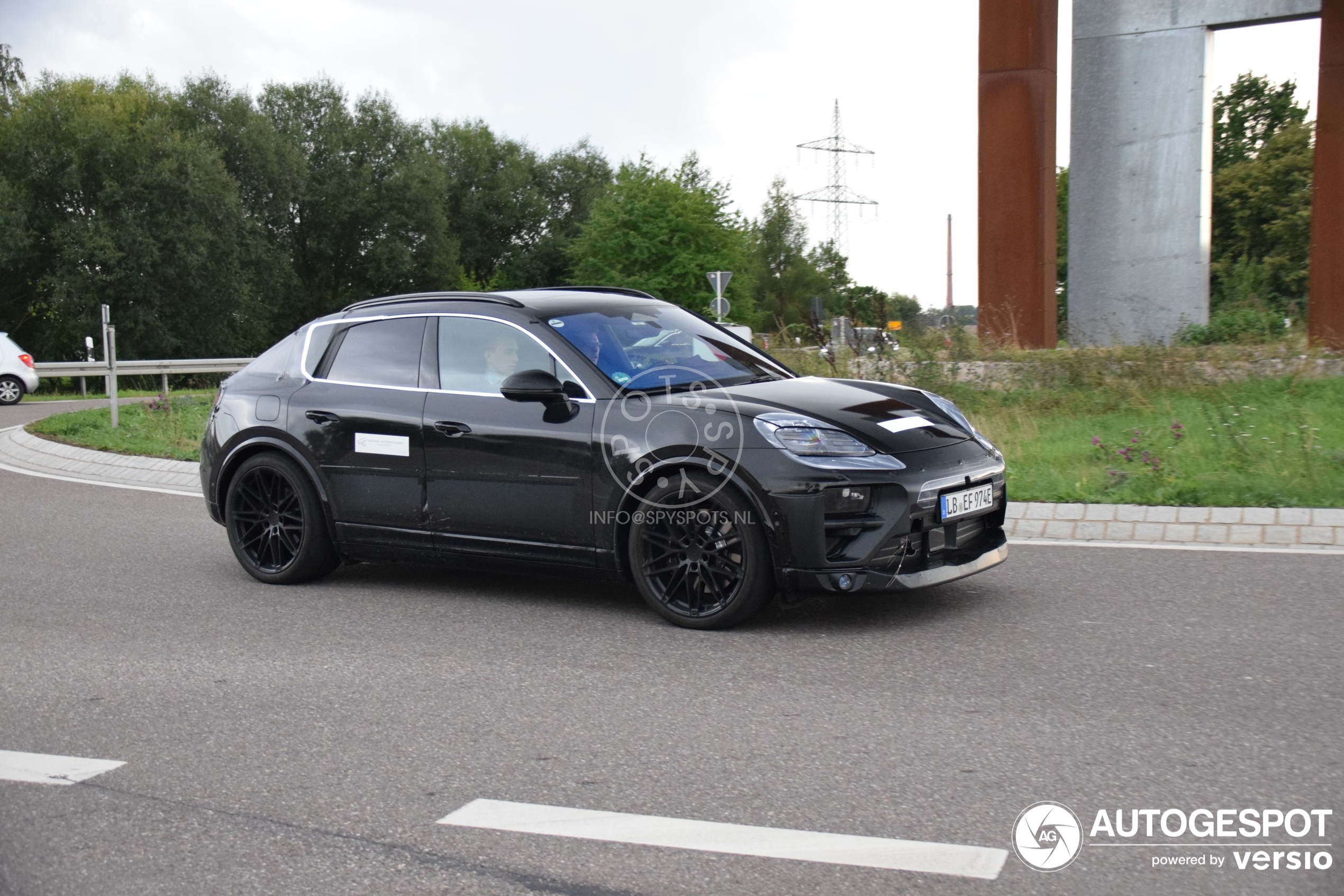 Porsche Macan EV - 5 December 2023 - Autogespot