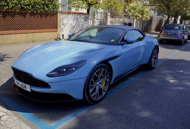 Aston Martin DB11 V8 Volante