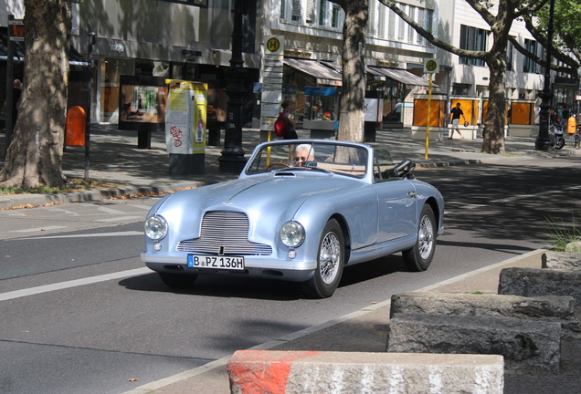 Aston Martin DB2 Drophead Coupé