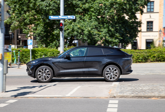 Aston Martin DBX