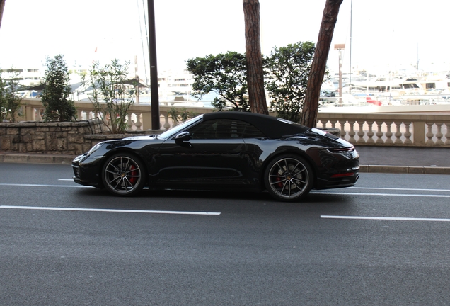 Porsche 992 Carrera 4S Cabriolet