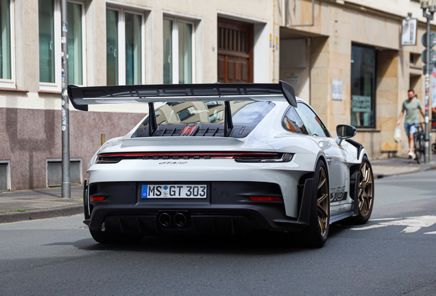 Porsche 992 GT3 RS Weissach Package