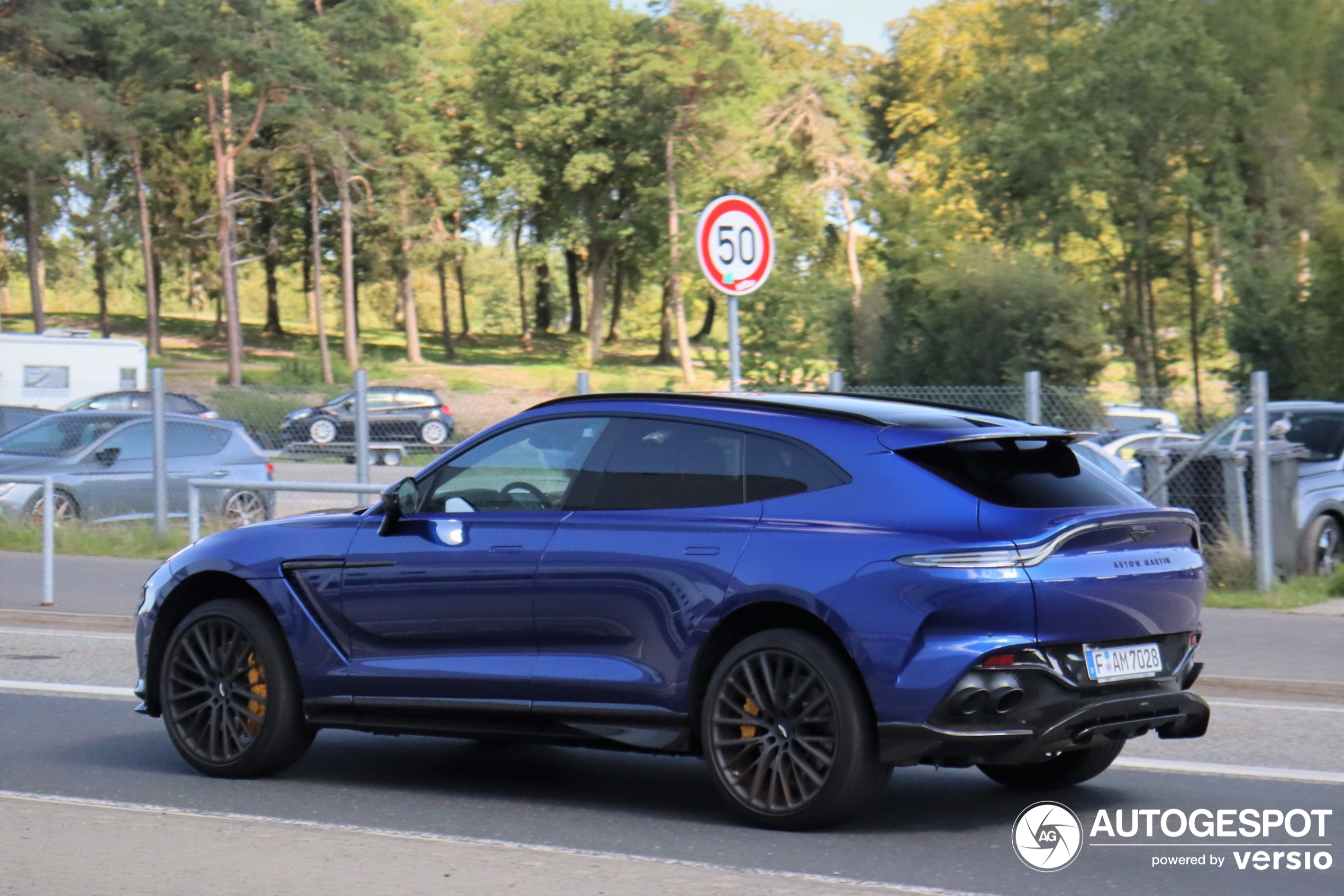 Aston Martin DBX707