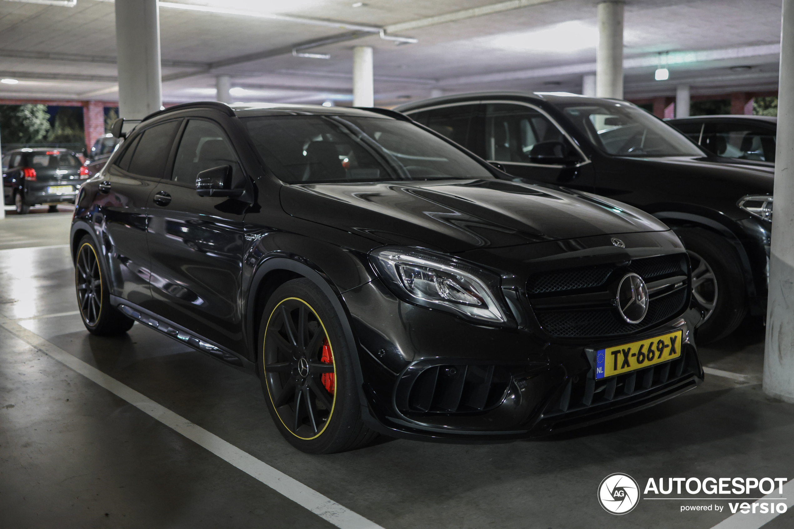 Mercedes-AMG GLA 45 X156 Yellow Night Edition