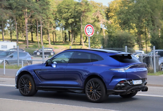 Aston Martin DBX707