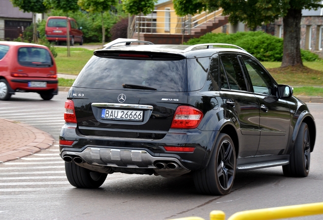 Mercedes-Benz ML 63 AMG 10th Anniversary