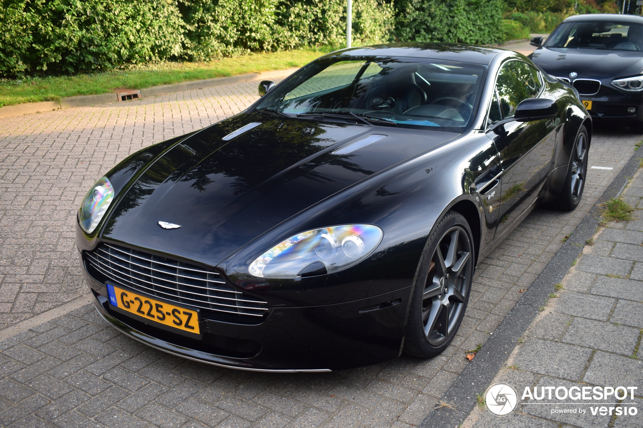 Aston Martin V8 Vantage